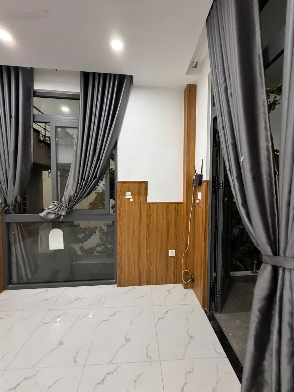 Nhà Mặt tiền Phạm Văn Đồng,XD 22 m2,3 tầng+Sân kinh doanh 18m2, view đẹp, nhiều tiện ích.