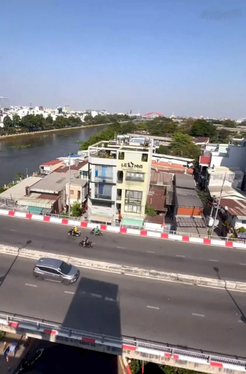 Bán tòa nhà CHDV, mặt tiền Bình Thạnh, view sông, công viên, sắn thang máy, thuê khoán 72 tr/th