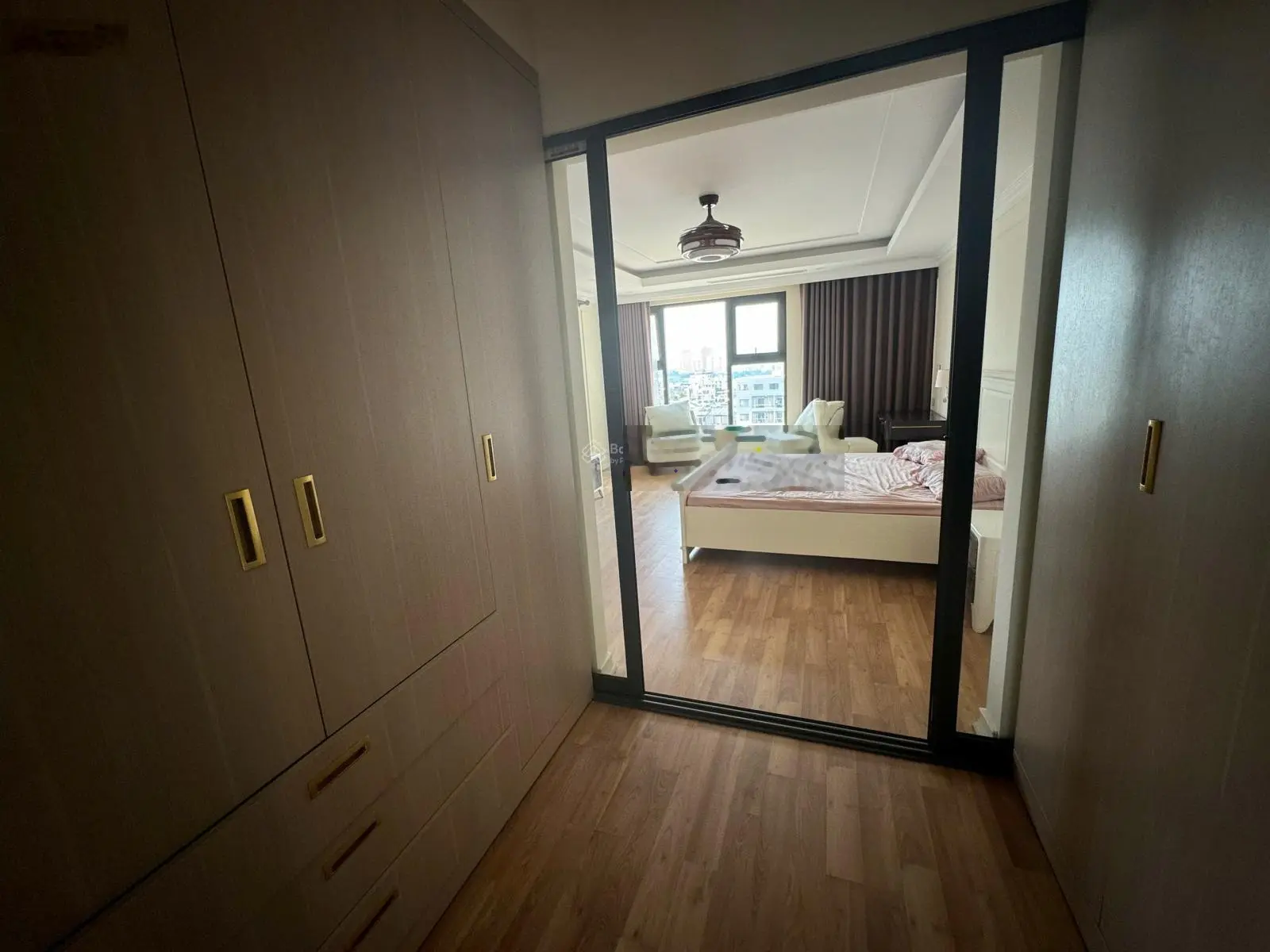 Chính chủ bán căn hộ Soleil 146m2 view 2/3 diện tích Hồ Tây, full nội thất mới tinh, gồm 3 ngủ