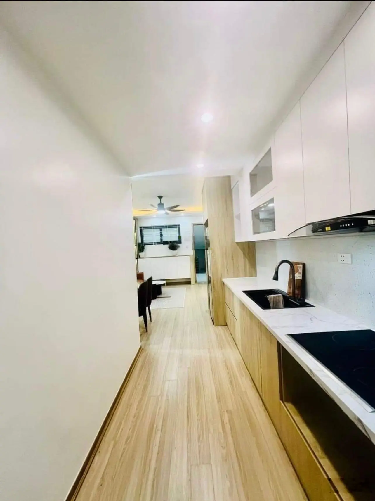 Chính chủ gửi bán căn hộ Nơ3 Bán đảo Linh Đàm, tầng thấp view thoáng, full nội thất 80m 3pn 2vs