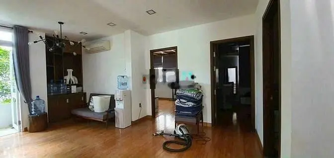 Bán Biệt thự ngay UBND Q9 cũ. đường Song Hành Xa Lộ Hà Nội , Q9