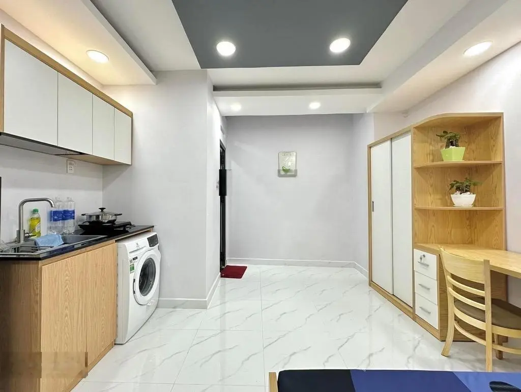 Bán tòa nhà CHDV có thang máy đường Cao Thắng, Quận 10, 67m2, 6x12m
