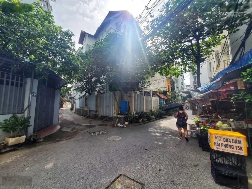 Hoa hậu đất Lâm Du - Bồ Đề 108m2, thuận tiện ô tô 7 chỗ đi qua cửa, sát phố view hồ