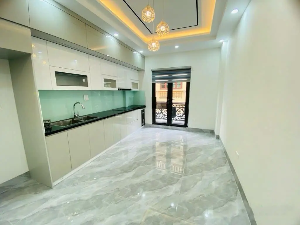 Nhà dân xây lý sơn - 38m2 - 6 tầng - ngõ thông - kinh doanh - thang máy -ô tô vào nhà 8.6 tỷ