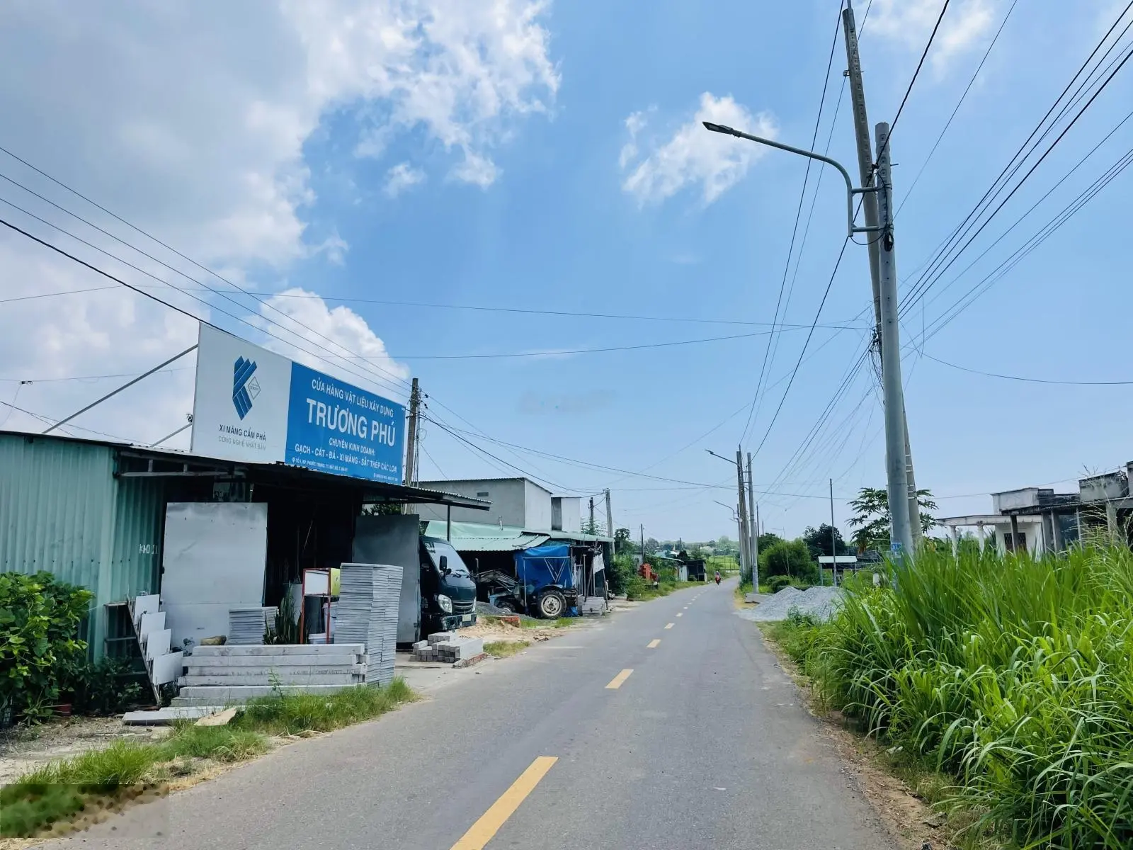 Bán nhà mặt tiền Nguyễn Huệ, thị trấn Đất Đỏ