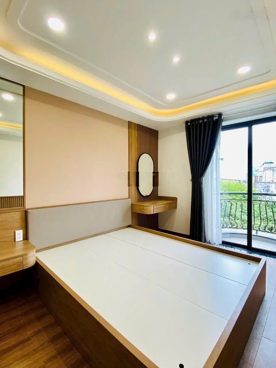 Bán gấp giá tốt nhất 3tỷ7 quay đầu trong khu vực quận 10. Dt 65.1m2, shr, hđt cao 17triệu/1tháng.