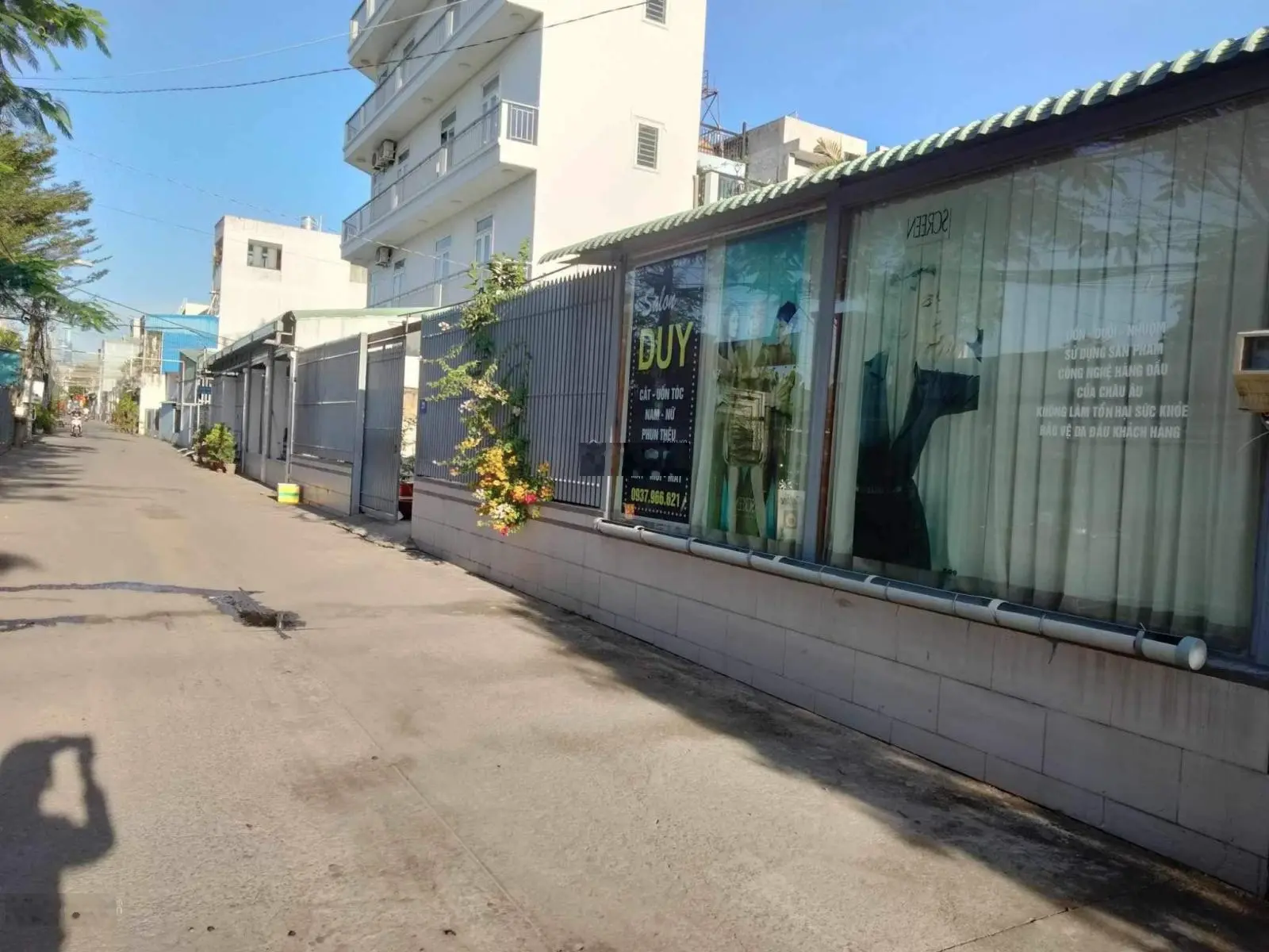 Bán đất Q2 273,5m2, có sẵn nhà cấp 4 trên đất. Liên hệ chính chủ: 0909 372 ***