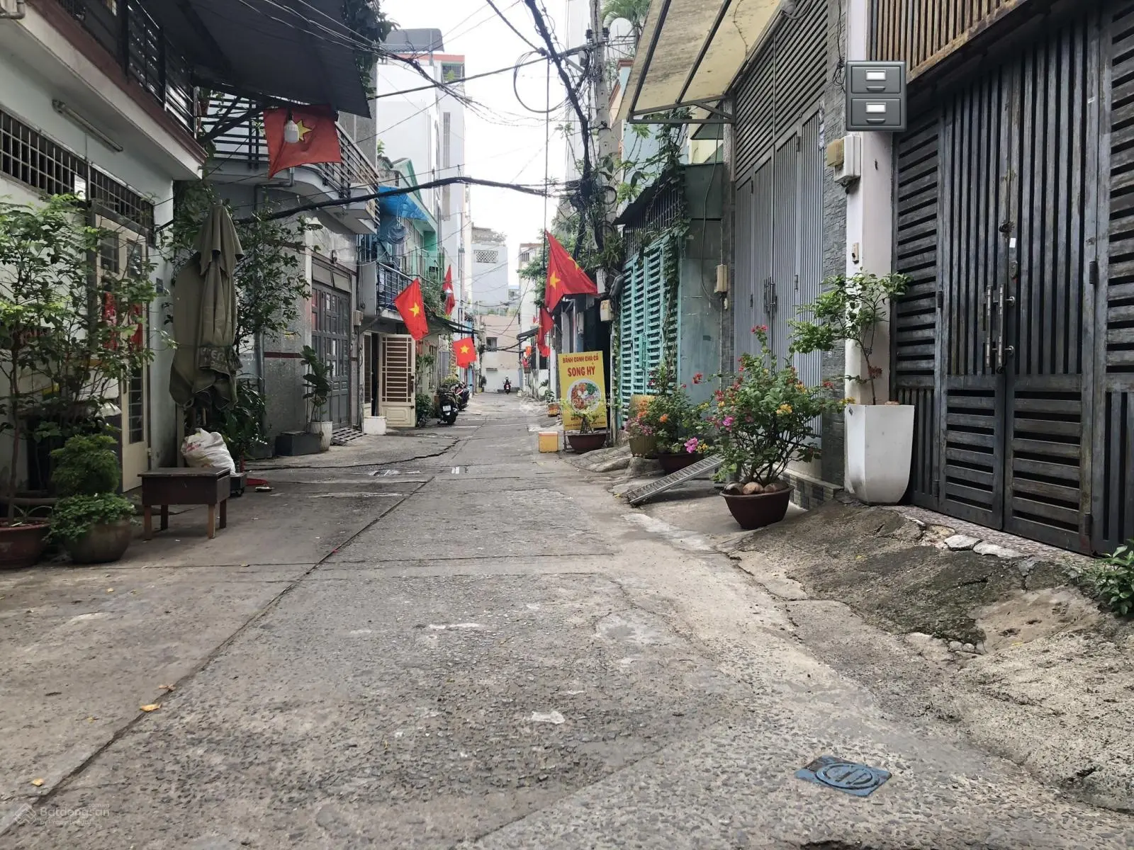 HXH thông ra Nguyễn Xí 285m2, chỉ 22 tỷ. Ngang hiếm 10m dài 28m. Sổ hồng hoàn công quy hoạch.