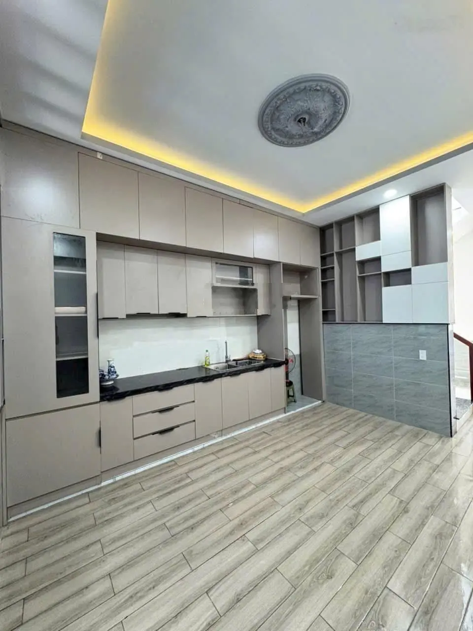 Nhà xịn - vị trí đẹp - nội thất sang- giá thành 3,95 tỷ tân bình dĩ an
