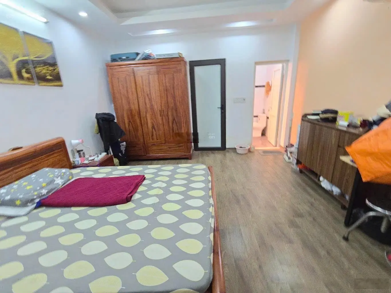 Hiếm Đẹp nhà 5 tầng Ô tô đỗ cổng gần mặt Phố chỉ hơn 5 tỷ Thạch Bàn