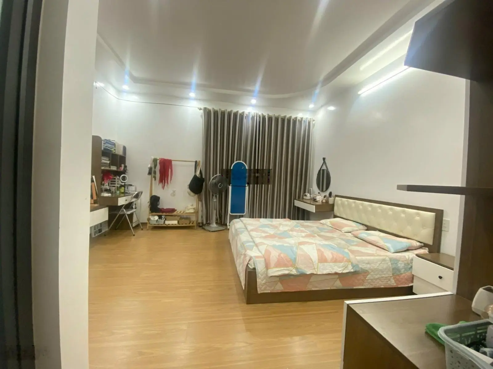 Bán căn nhà 4tầng cực đẹp tuyến 2 đường Võ Nguyên Giáp DT 85m2 ngang 5m có vỉa hè rộng rãi giá 9 tỷ