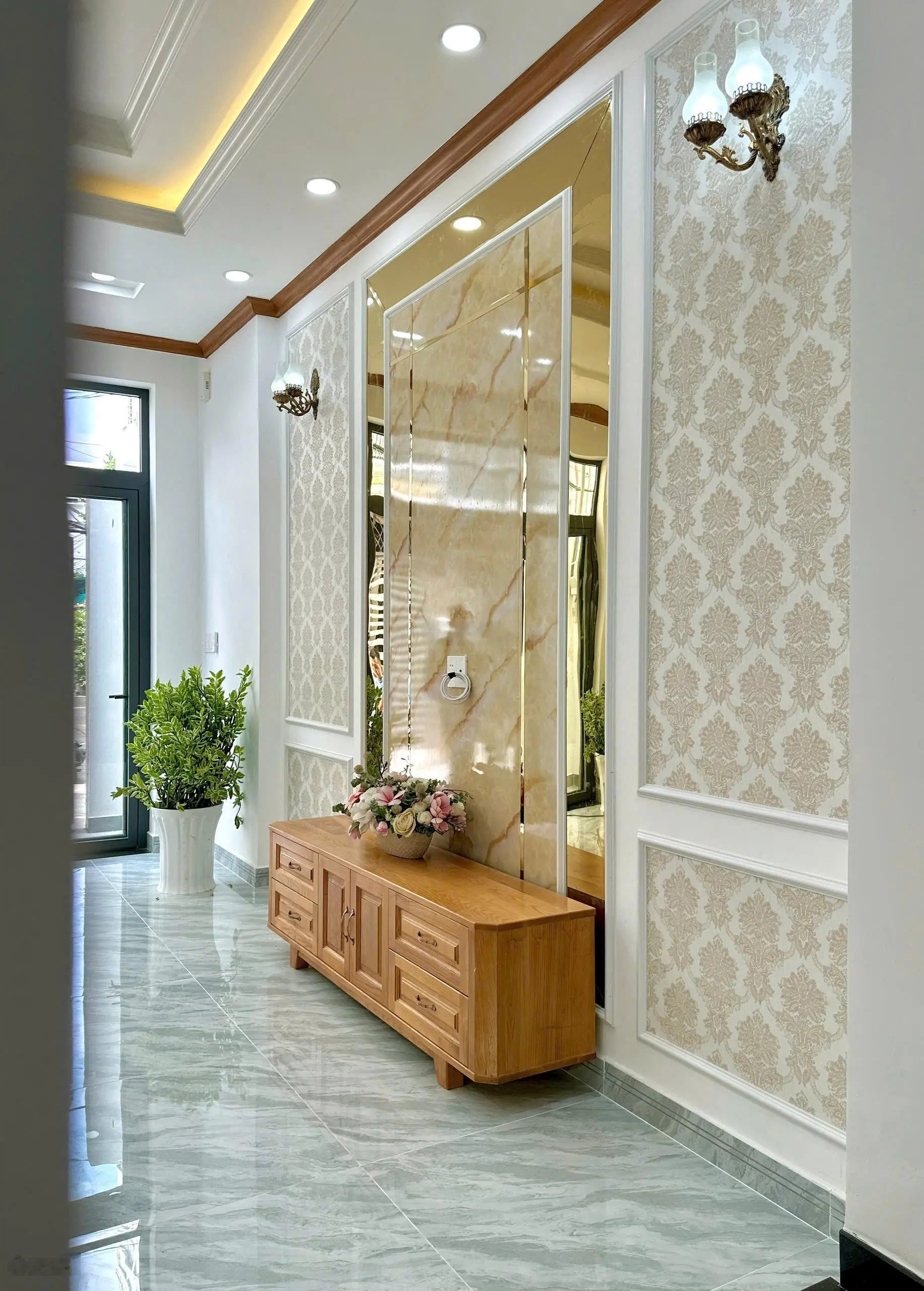 Nhà VIP 1 trệt 2 lầu, dt 4.5 x 21m, tại Tân Sơn Nhì, P Tân Sơn Nhì Khu Nội Bộ dân trí cao