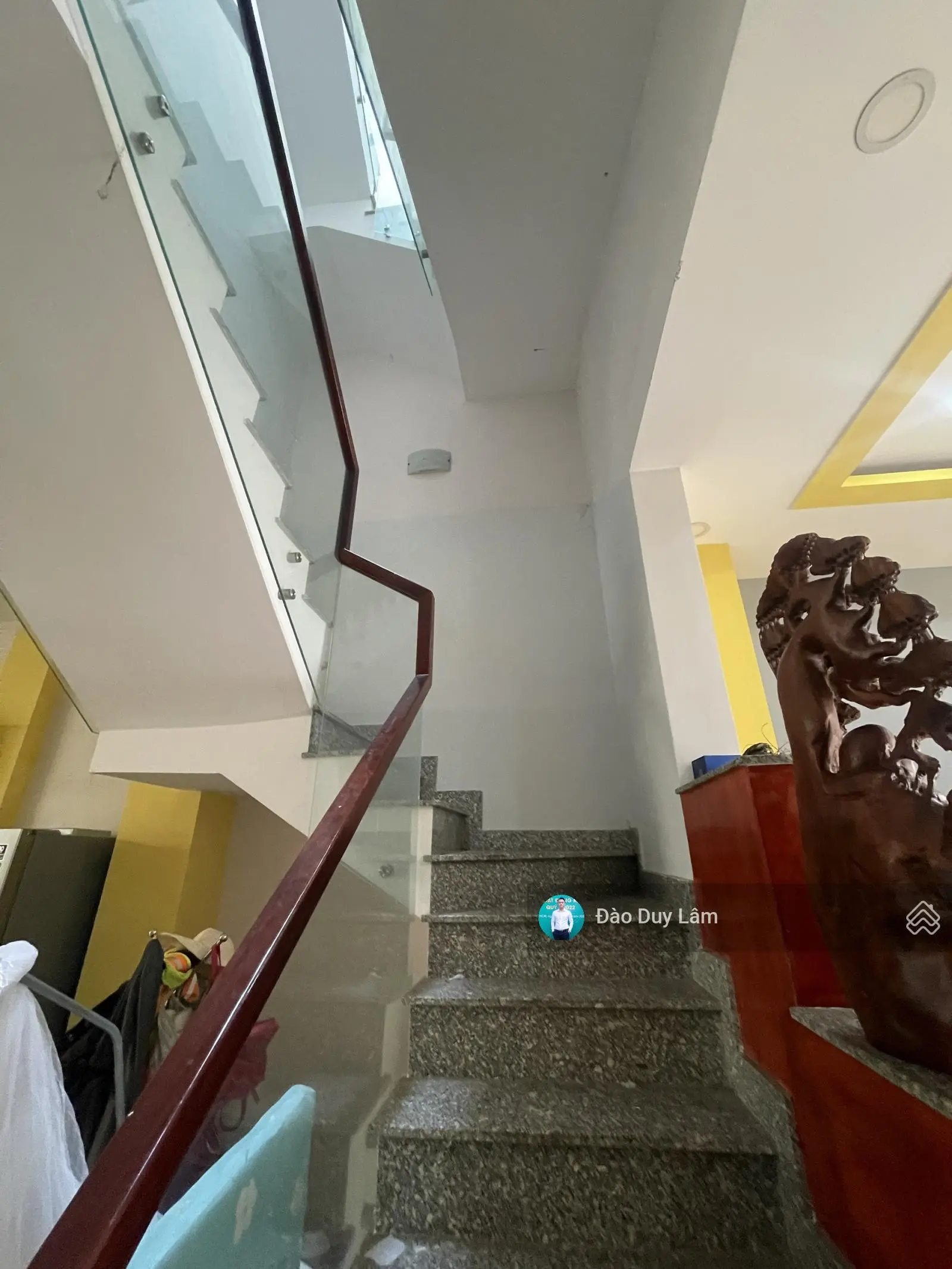 Về quê cần bán: nhà 3 tầng rộng 87m2, ngang 4.6m - hẻm ô tô ngay cầu ông dầu, khu dân cư hiện hữu.