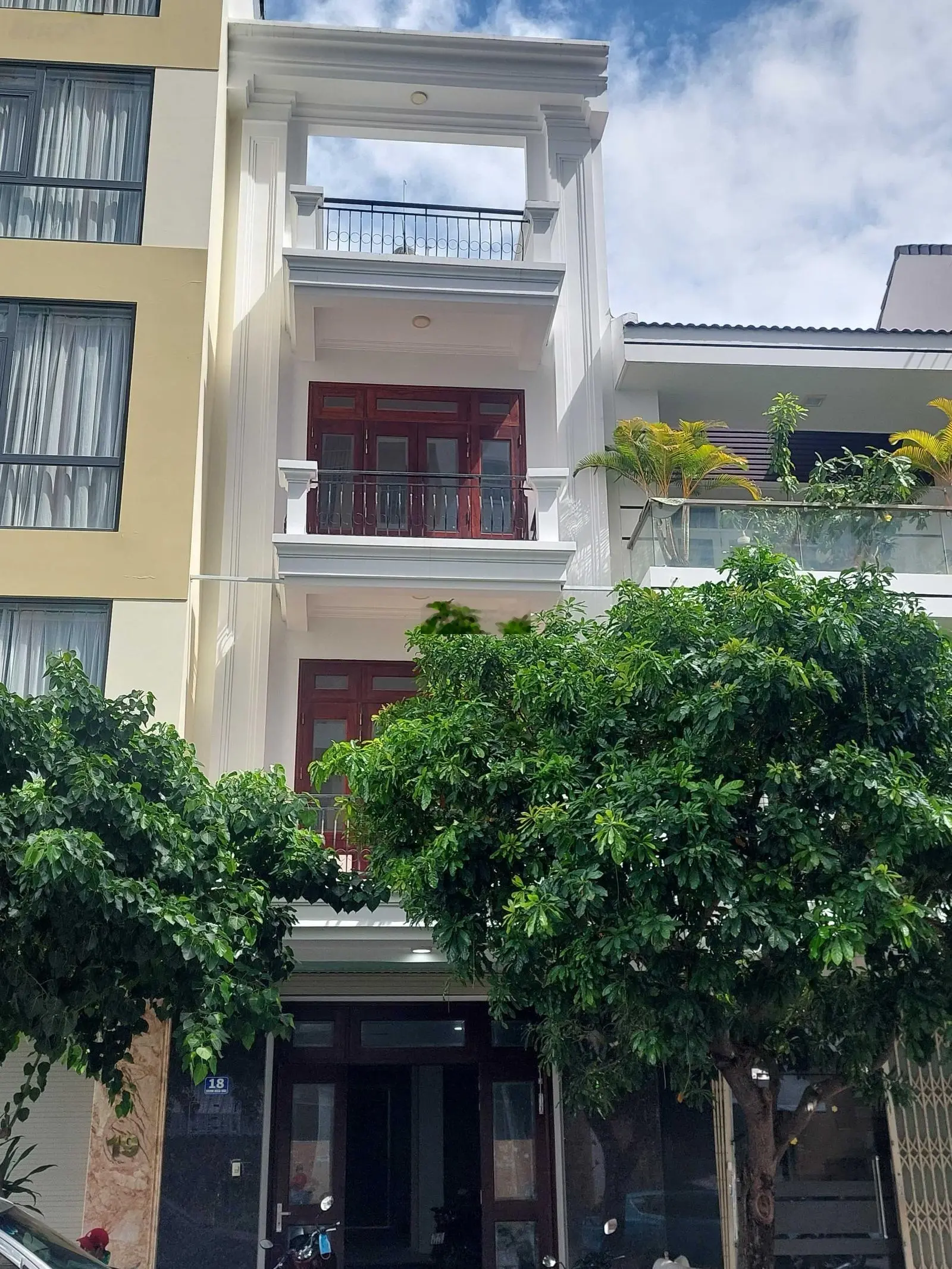 Bán nhà 4 tầng đường Trịnh Hoài Đức - P. Vĩnh Hoà - TP. Nha Trang
