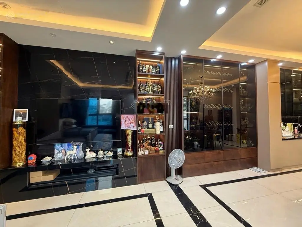 Bán căn nhà Phố Lý Nam Đế - Oto đỗ cửa lô góc 1 nhà ra mặt phố vip hiếm có nhà bán dân trí cao
