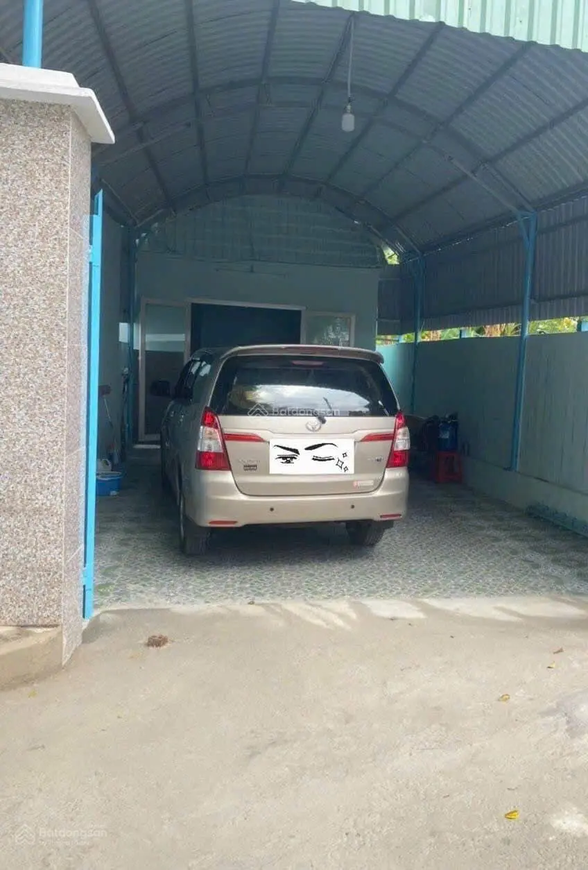 Ngộp. Bán lỗ căn nhà Chánh Nghĩa giá 2ty150, 160m2. Đường oto