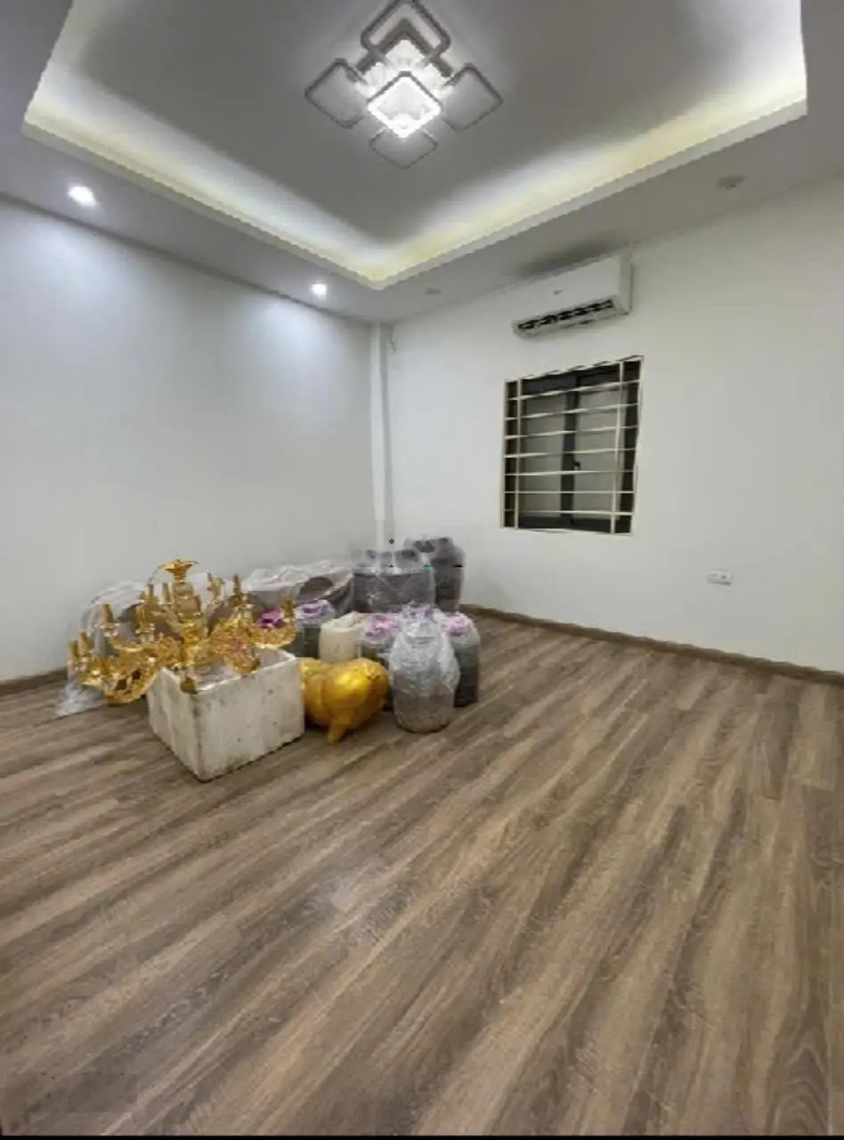 Bán nhà hiếm phố hàm nghi_ mỹ đình_ đường rộng ô tô vào nhà _thông tứ phía _dt : 40m _ 11 tỷ