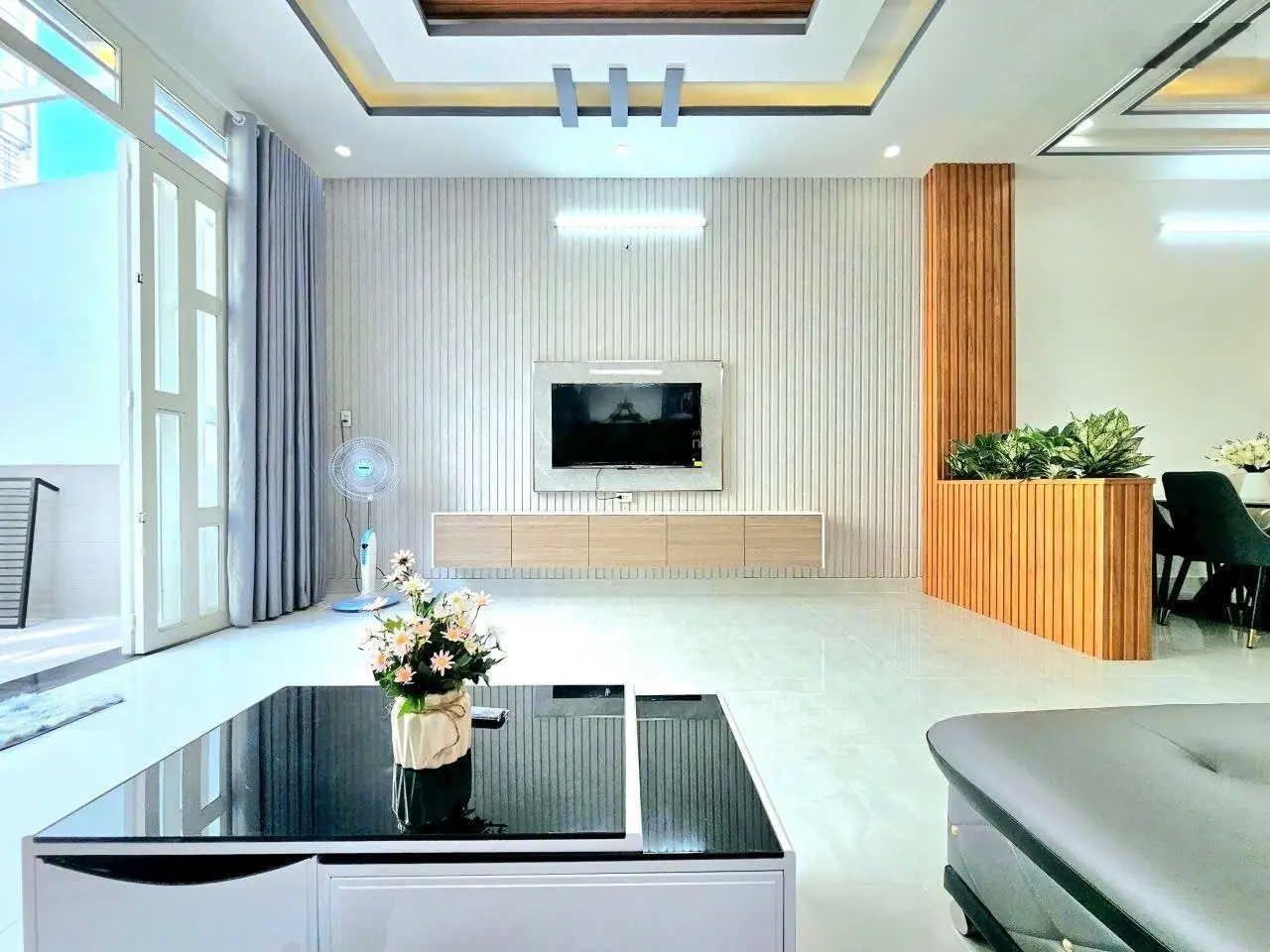 Bán nhà hẻm xe hơi 1942 Huỳnh Tấn Phát. TT Nhà Bè. Dt 5x12.5m. 3 tầng. Giá 5 tỷ 250 tr