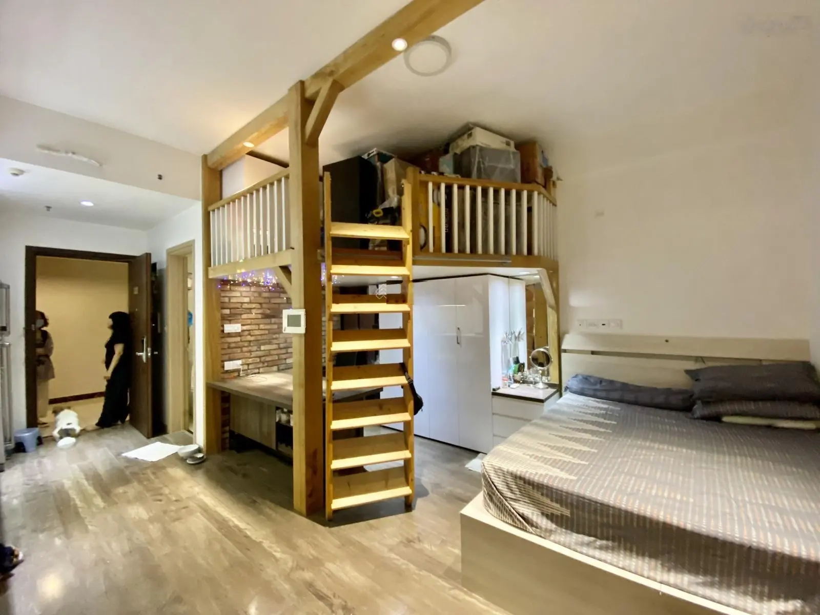 Officteel, view đẹp, 36m2, Giá bán 2tỷ200, có sẵn HĐ thuê, HĐ mua bán 0908 457 *** gặp Linh