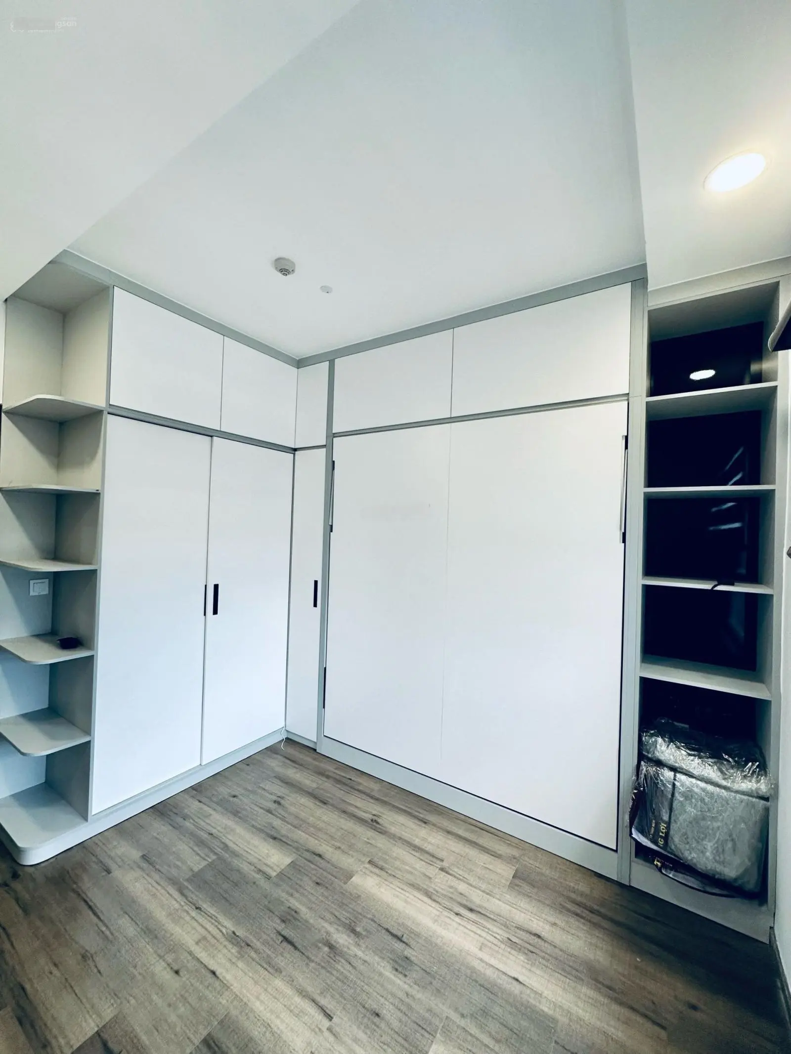 Bán 1PN 52m2 Pegasuite 2 nhà mới đẹp chỉ 2,5 tỷ đã có sổ hồng