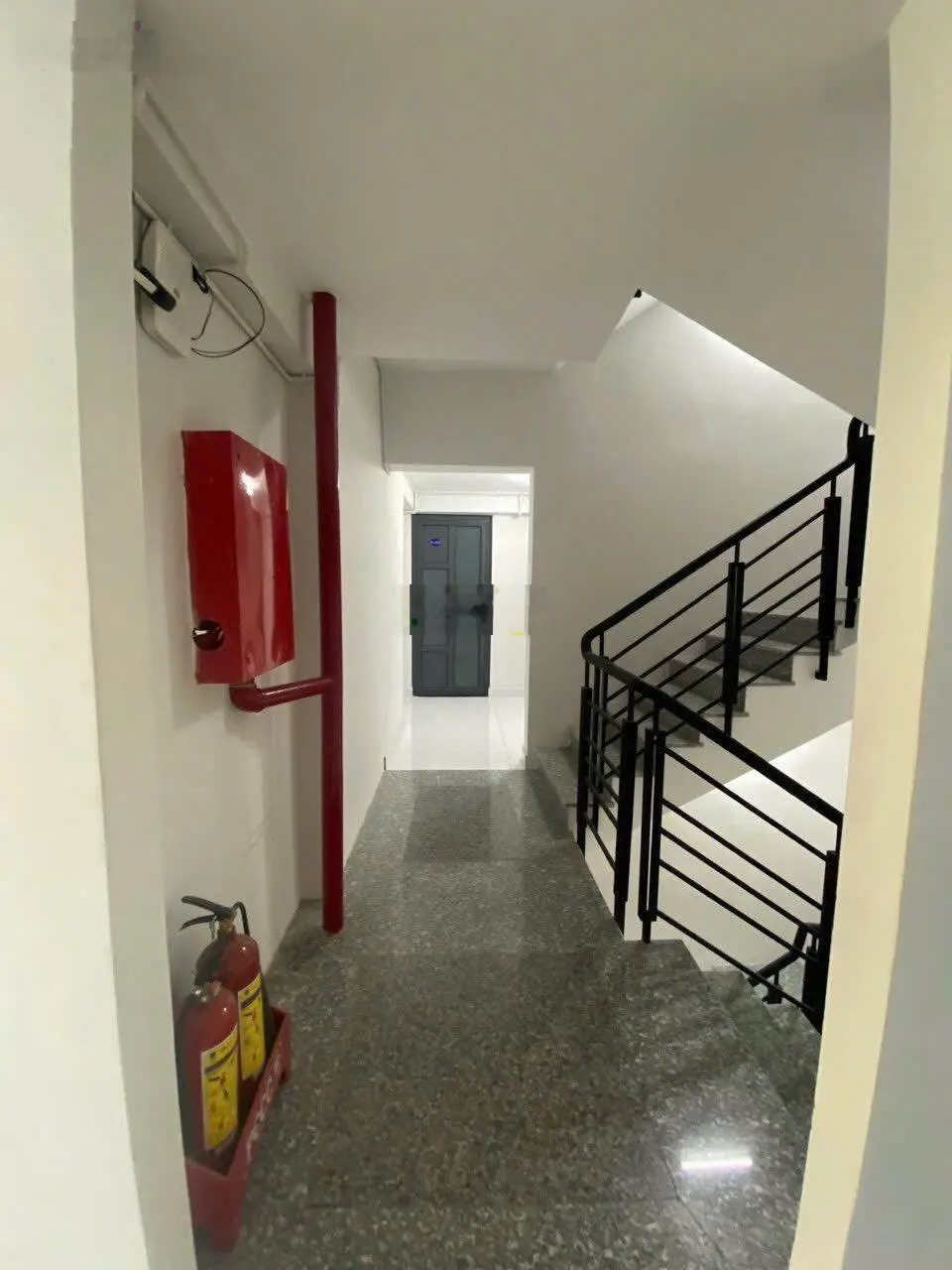 Toà nhà MT 85A Bùi Thị Xuân Q1, hầm 7 tầng thang máy, DT: 6,1m x 27m, HĐT 370tr/tháng, 62 tỷ