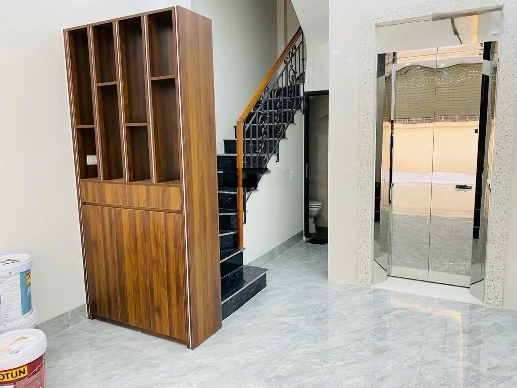 Nhà dân xây lý sơn - 38m2 - 6 tầng - ngõ thông - kinh doanh - thang máy -ô tô vào nhà 8.6 tỷ