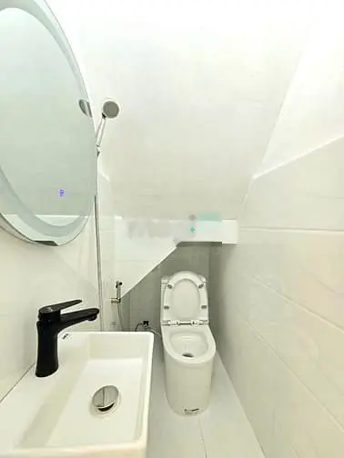 Nhà đẹp 2 lầu có sổ hồng, gần chợ gần quận 7
