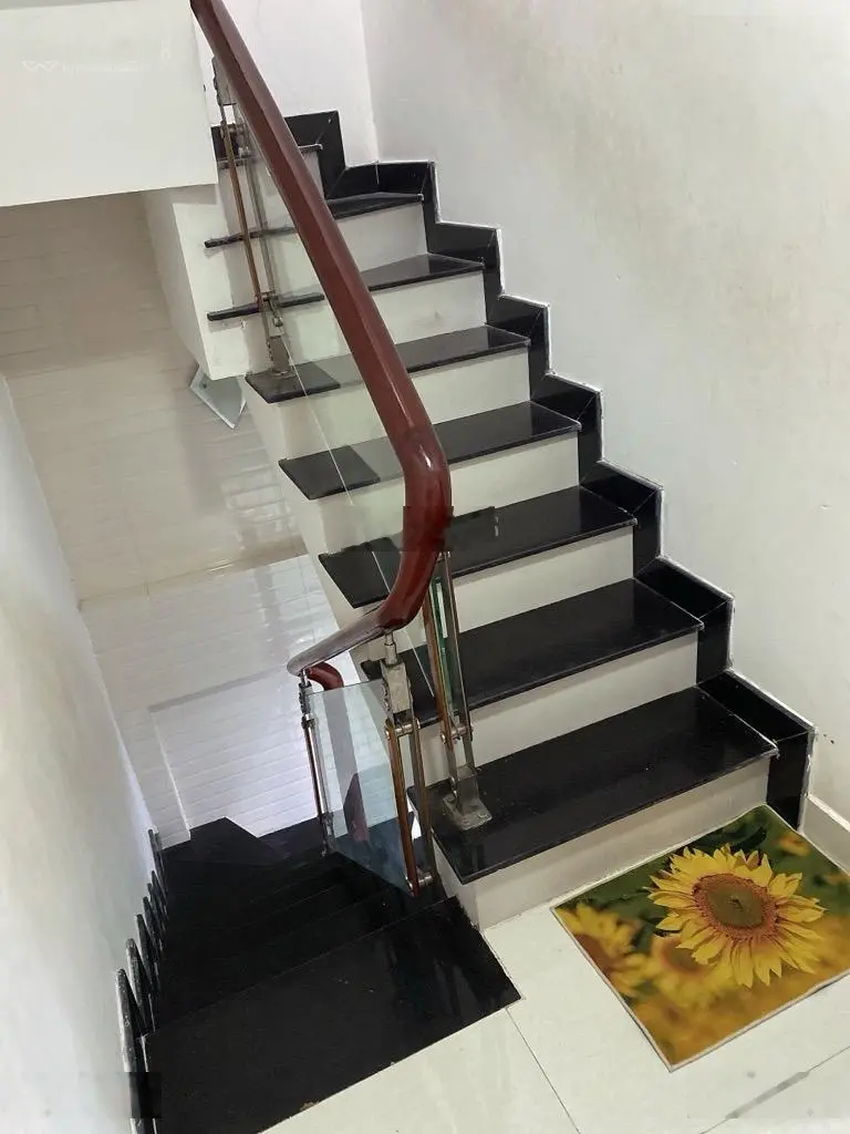 Nhà hẻm Tạ Quang Bửu, P2 Q8, 4m*11m, 3 tầng BTCT, chỉ 5T900