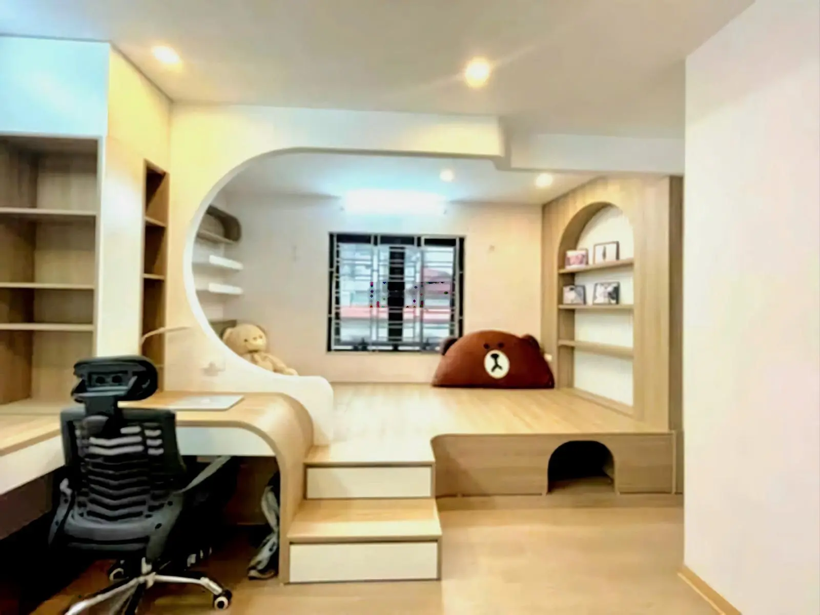 BÁN NHÀ PHỐ CỔ SIÊU ĐẸP ĐÀO DUY TỪ, DT:36MX5TẦNG, MT: 4,5M, GIÁ CHỈ: 13,9TỶ.