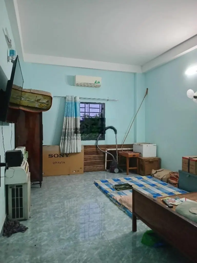 Bán nhà 3 tầng, đường 8 mét thông, diện tích 80m2. Giá 5 tỷ 100 thương lượng