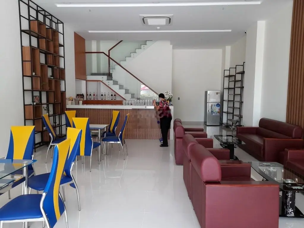 Nhà 1 trệt 1 lầu tiện kinh doanh phòng khám,tạp hóa, cafe, mỹ phẩm.