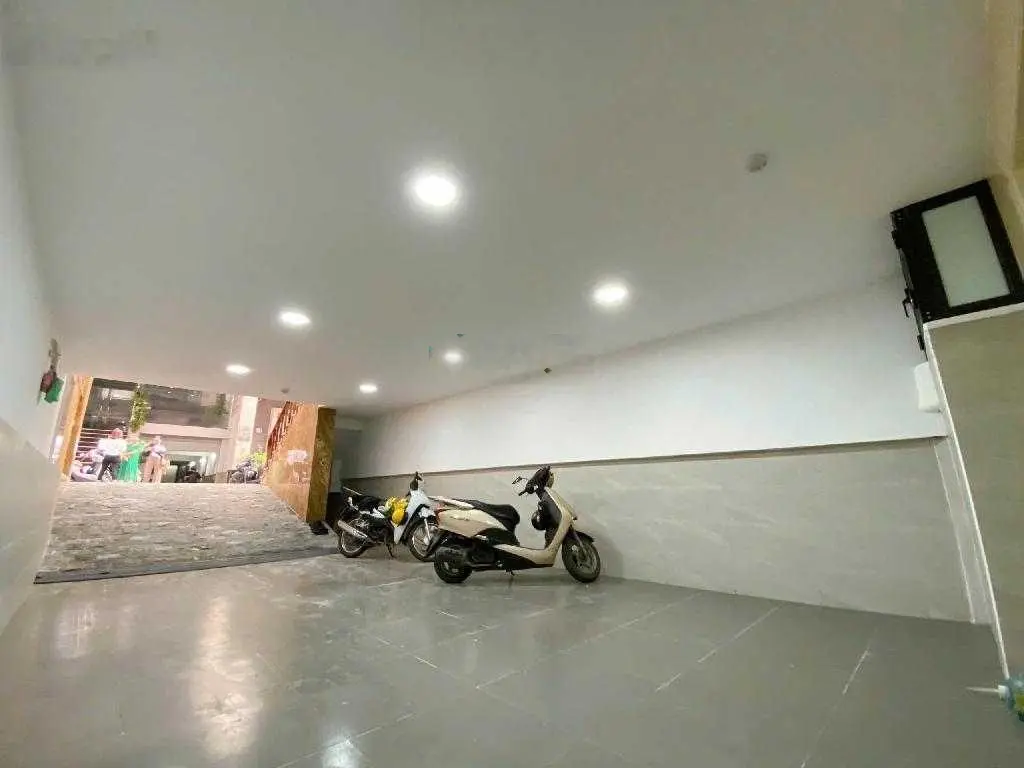 Cầu Giấy, Trung Hòa, Trung Kính 70m2, 8 tầng, thang máy, gara. Giá 33.5 tỷ Yên Hòa Cầu Giấy