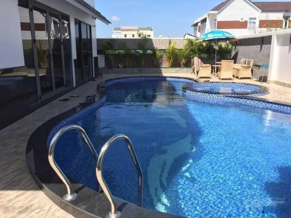 Biệt thự siêu víp bậc nhất nhì TP Rạch Giá cần bán 23m x 87m(2000m2) giá siêu rẻ 21 triệu/m2