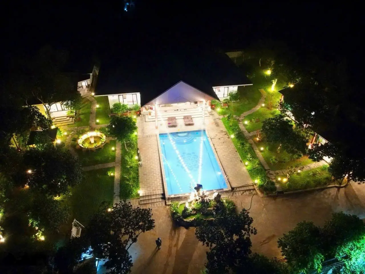 Bán villa dòng tiền siêu đẹp 2296m2 tại xã cổ đông,view đẹp, giá tốt. đang vận hành tốt