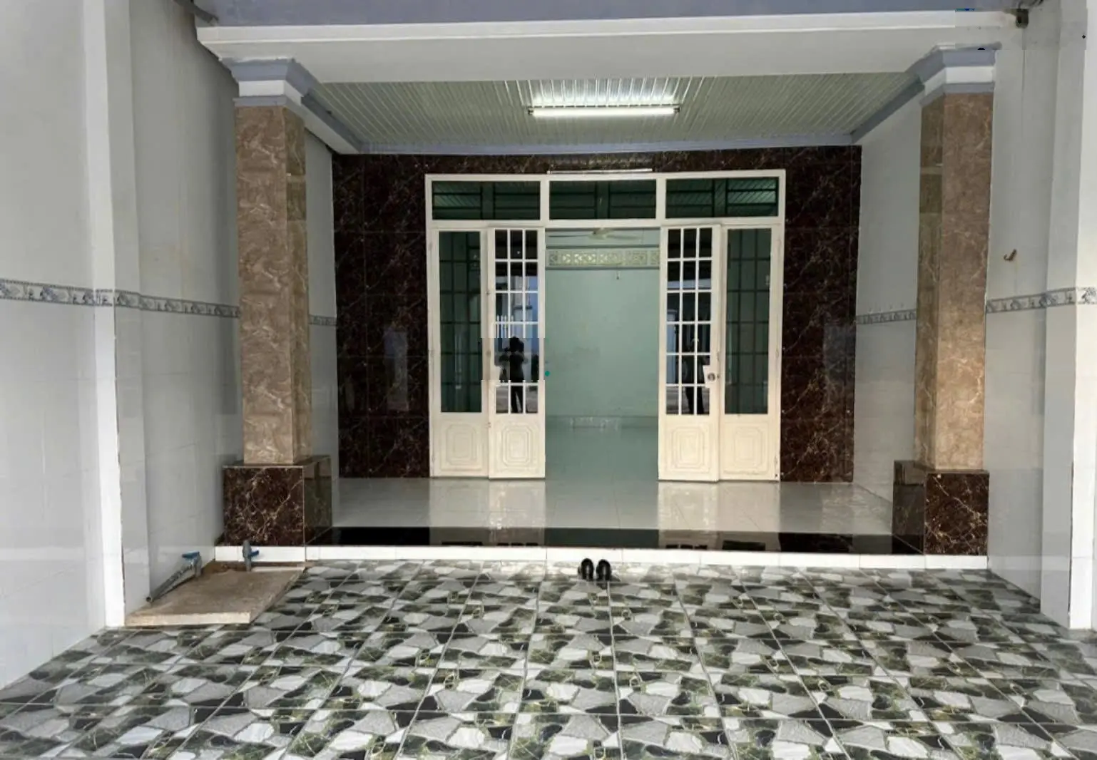 NHÀ NGỘP GẦN ĐƯỜNG TRƯỜNG CHINH PHƯỜNG NINH THẠNH 529