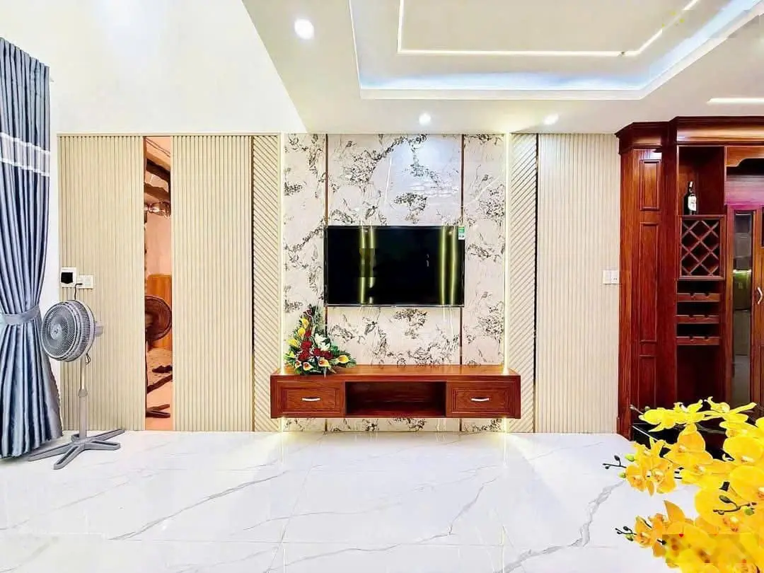 Chủ cần bán gấp nhà hẻm ô tô Phạm Văn Chiêu Gò Vấp 56m2, 1 trệt 3 lầu 5PN 6WC giá 2ty950, SHR