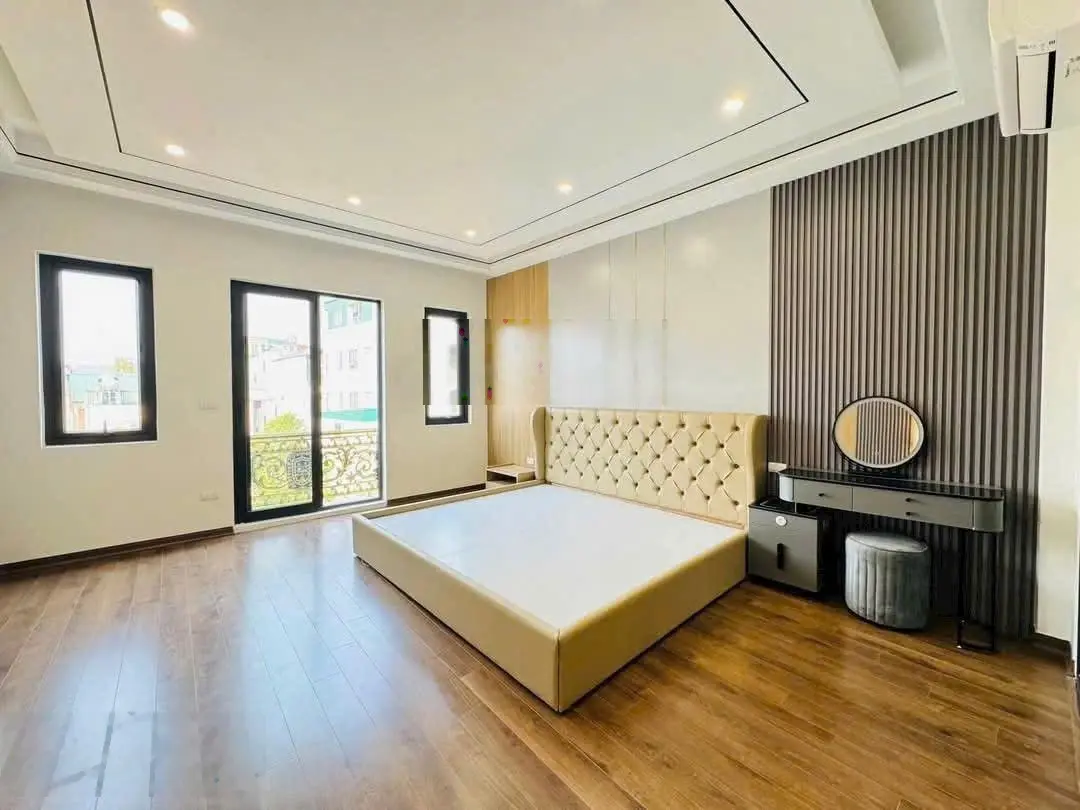 Bán gấp nhà mới 5 tầng siêu đẹp Ngõ 84 Đàm Quang Trung, đối diện Aeon Long Biên nhỉnh 5 tỷ