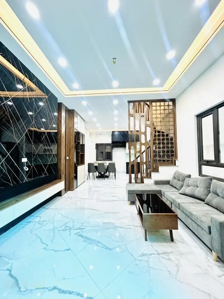 Bán nhà đẹp hai bà trưng - full nội thất cao cấp - sổ đỏ chính chủ