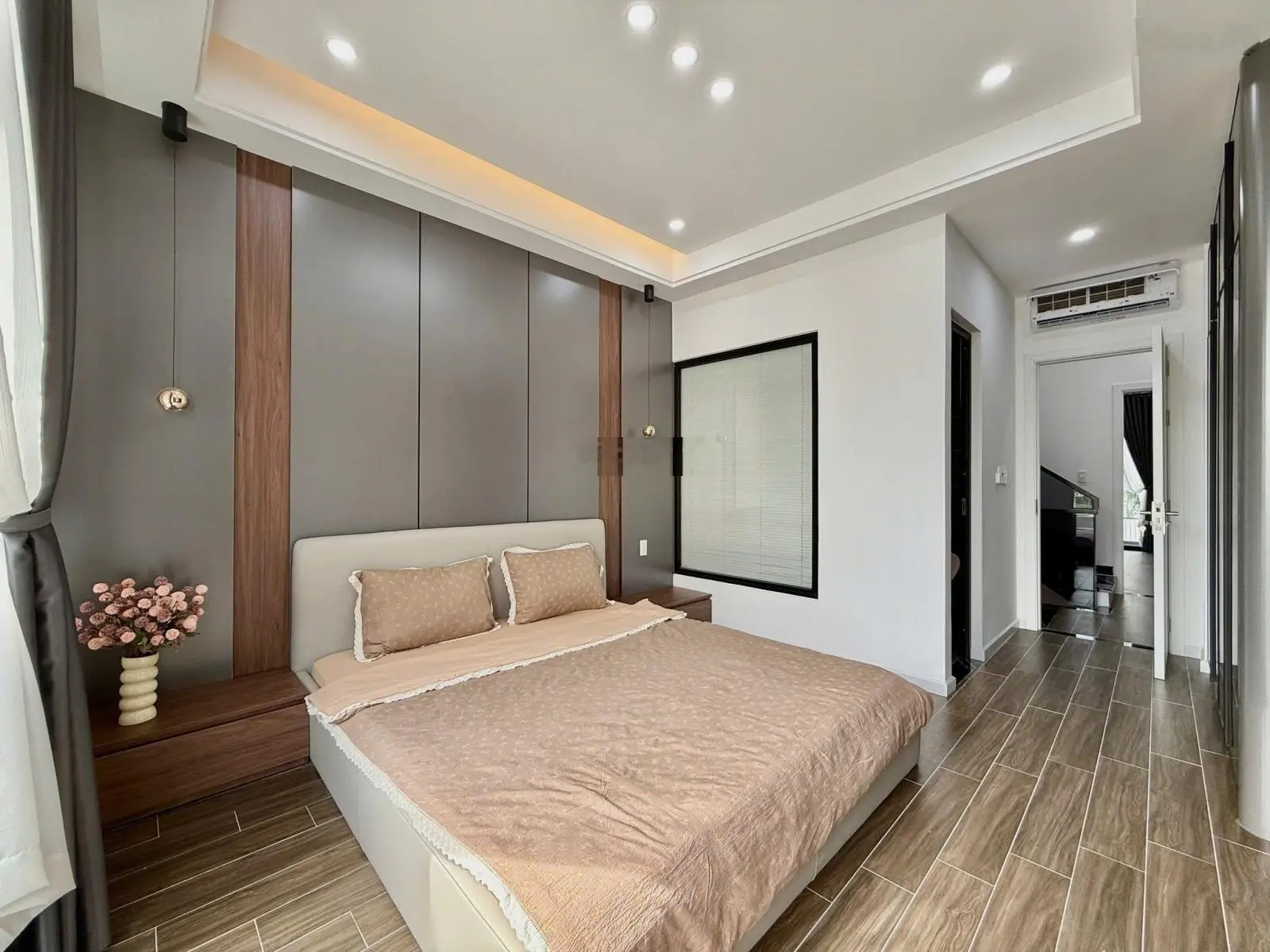 Cần bán gấp nhà đường Cư Xá Lữ Gia, Quận 11, DT 52M2, Giá 2,6 tỷ SHR, đang cho thuê 19tr/ tháng