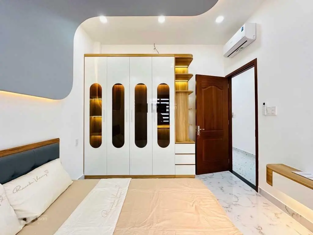 Nhà mới HXH Thống Nhất, 3 tầng, ngang lớn 4,6m, tặng full nội thất, vào ở ngay