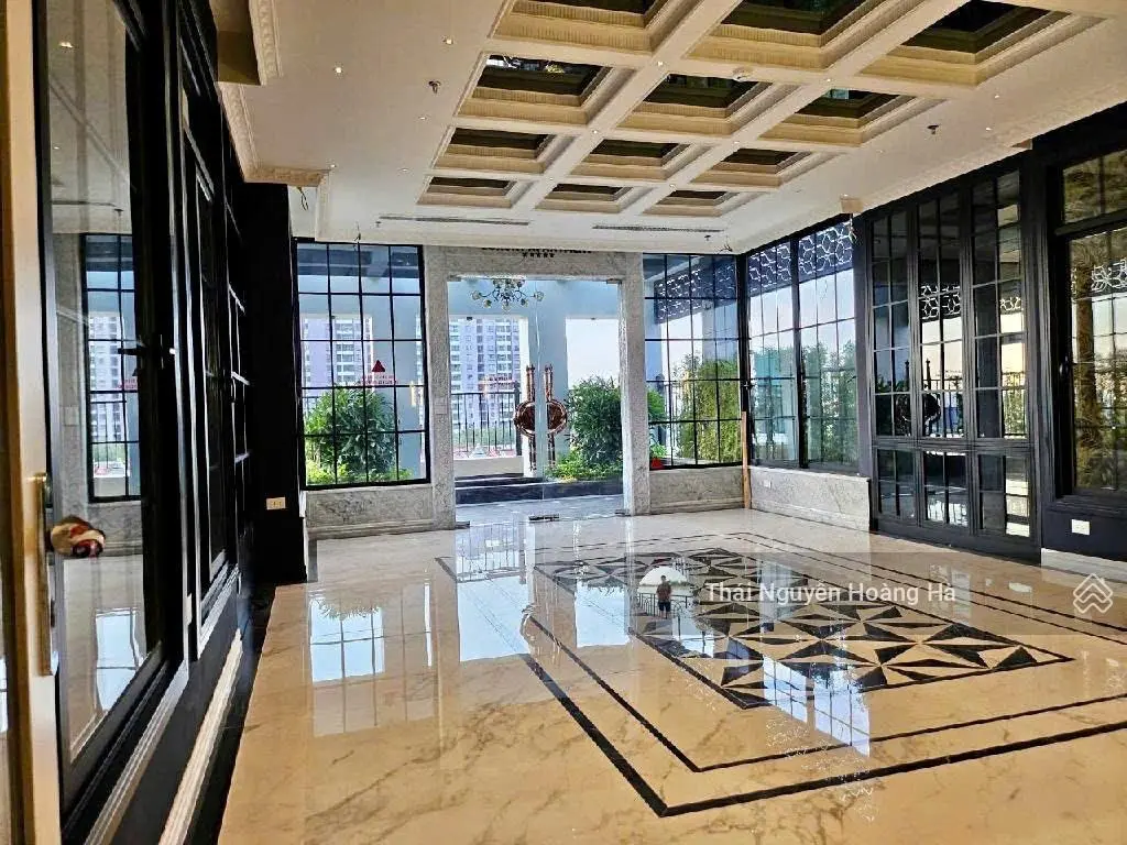 (Siêu phẩm) Tòa nhà VP xây mới 153m2x9T tại Nguyễn Văn Cừ - dòng tiền 5,5 tỷ/năm - tin thật 100%