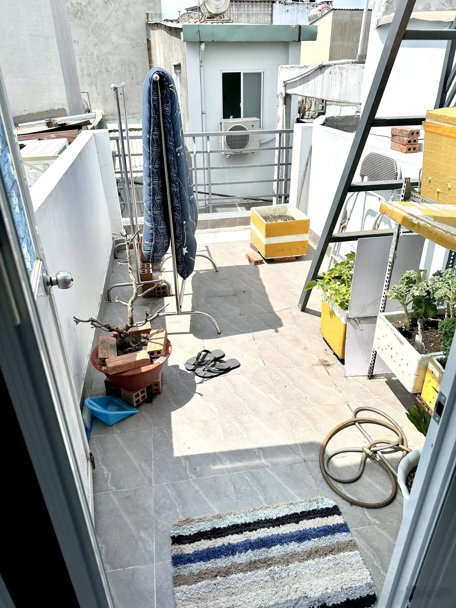 Bán nhà hẻm 231// Bình Tiên, P8, Q6 (1 trệt, 2 lầu, có sân thượng)