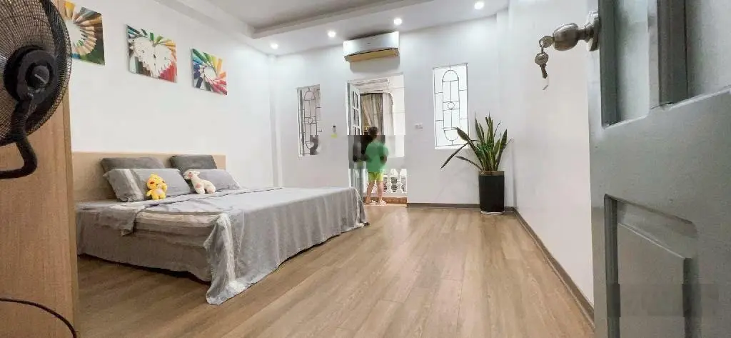 Chính chủ bán gấp nhà Trương Định 38m 3 ngủ 6 tỷ, ô tô đỗ cổng, lô góc, ngõ rộng thoáng, nở hậu