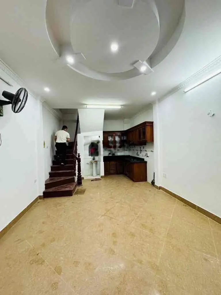 Bán nhà phố Đại La - Ba gác tránh Ngõ rộng - 35m2x5 tầng.Giá: 5,7 tỷ