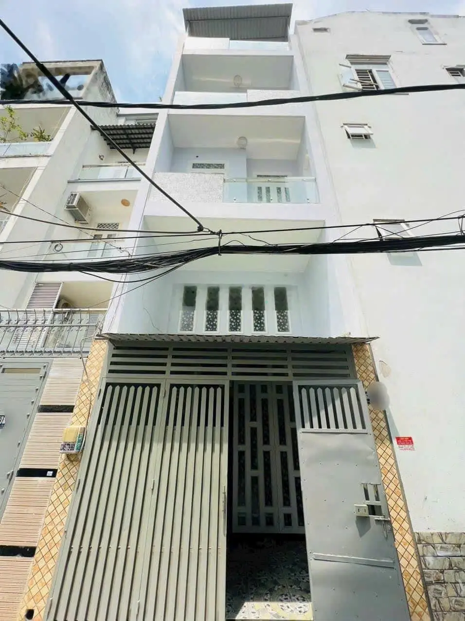 Nhà ngay công viên Gia Định Nguyễn Văn Công P3 4 tầng 4pn 5wc (4x13m) hẻm xe hơi đến nhà