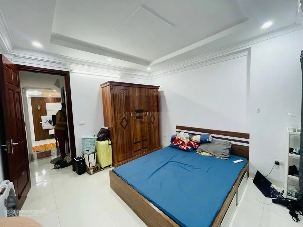 Nhà phố Kim Giang, Hoàng Mai, 5.5 tầng ô tô 4 chỗ đỗ cửa, an sinh tiện ích không thiếu gì