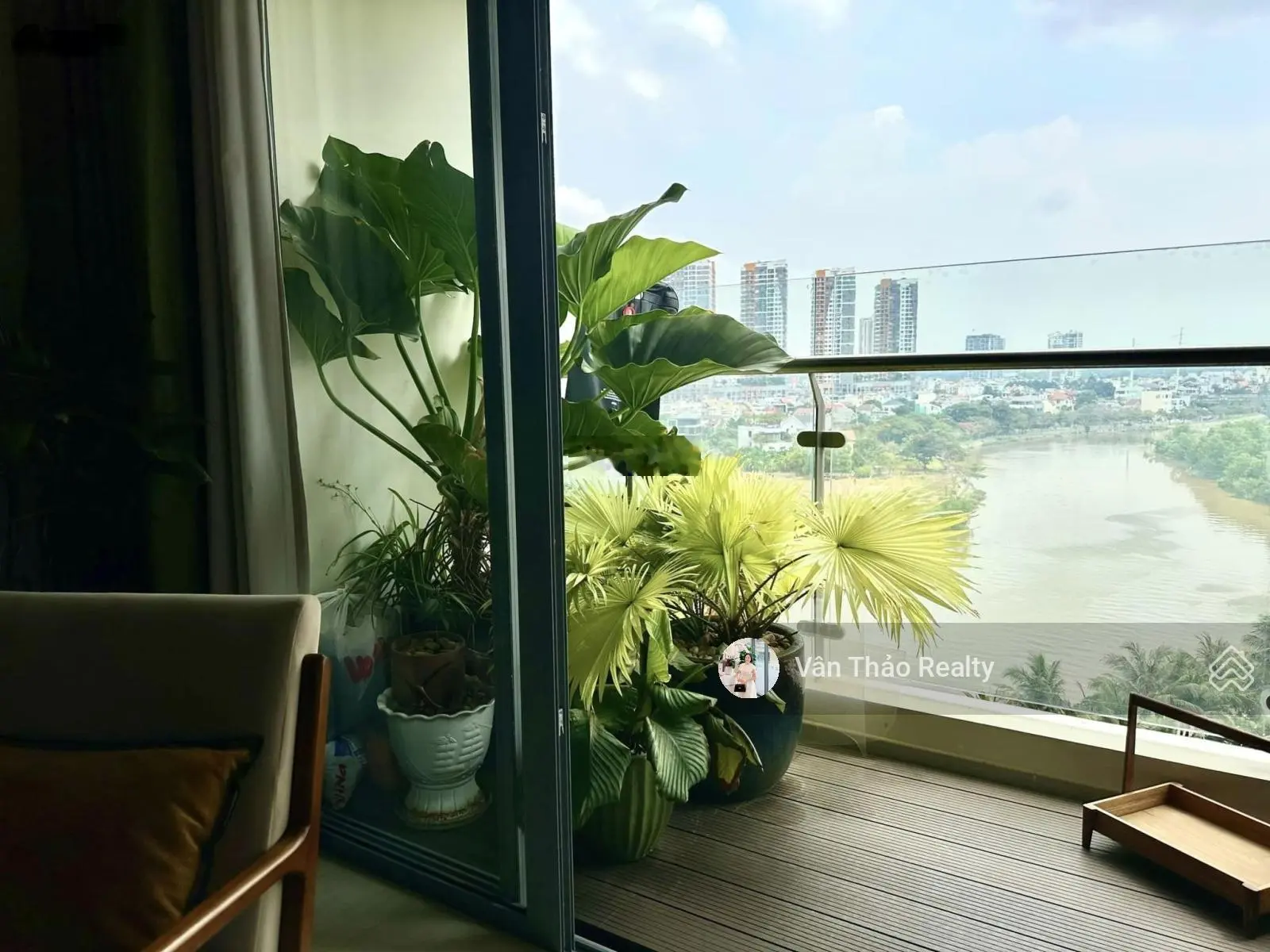 (Giá tốt - nội thất đẹp) căn hộ 3PN view hồ bơi, tầng thấp tại Đảo Kim Cương - Diamond Island