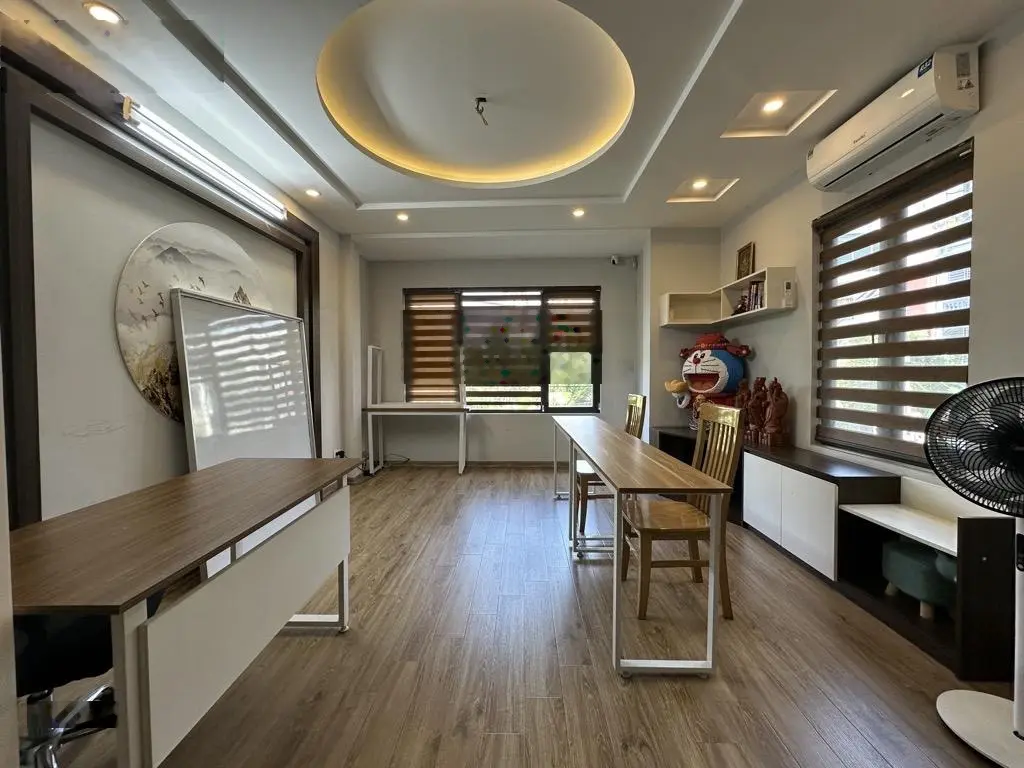 Bán gấp nhà giáp bát_view hồ_ngõ thông kinh doanh_ô tô vào nhà_thông sàn_66m2_10 tỷ