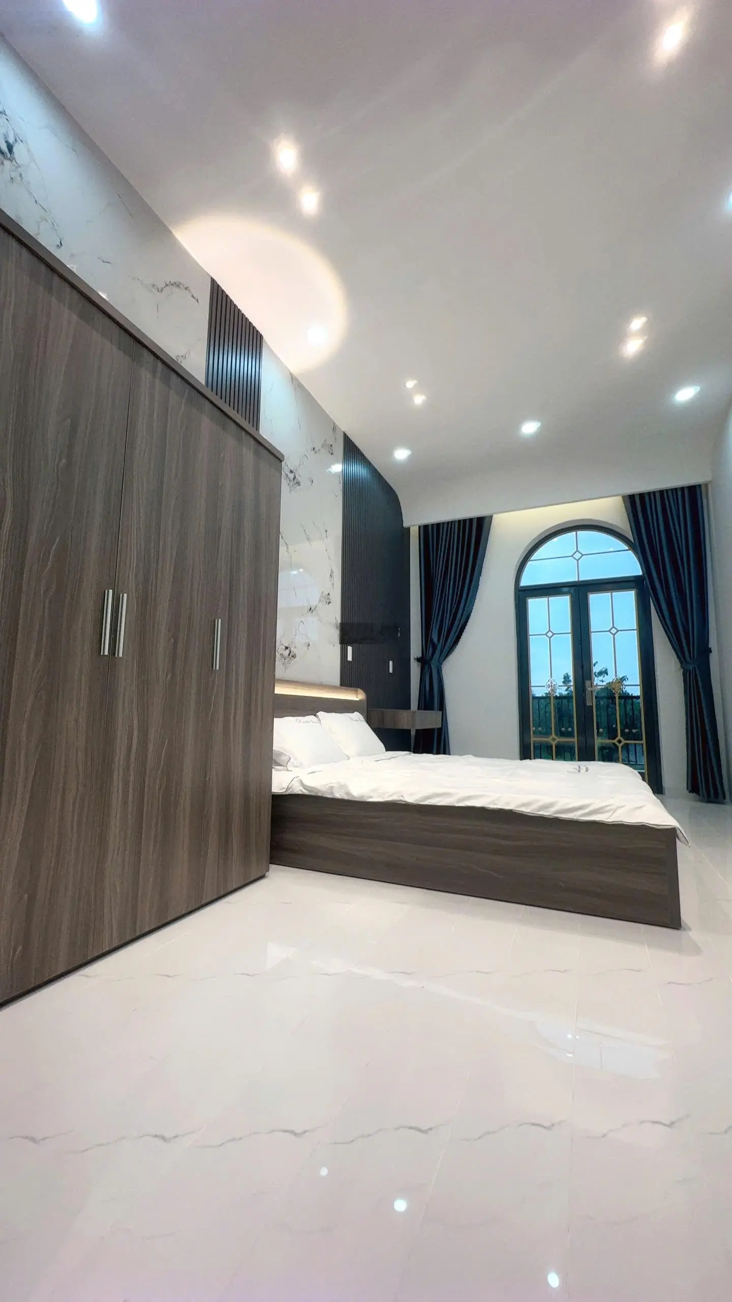 Chính chủ cần bán căn nhà tâm huyết, giá chỉ 3,25 tỷ/100.8m2, nhà mới đẹp y hình. LH: 0903316319