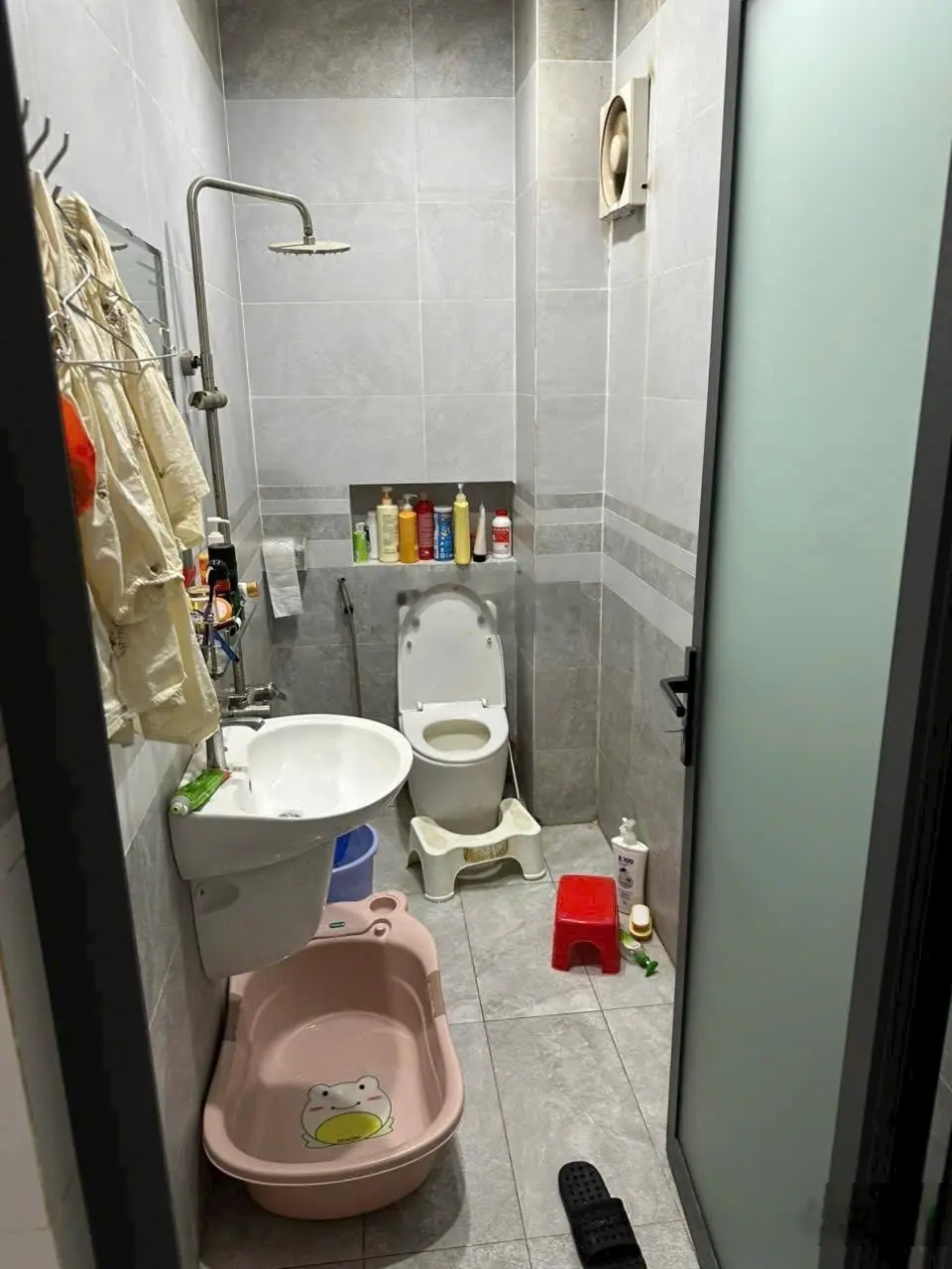 Chính chủ cần bán nhà và quán cf mặt tiền đường lớn lê đại hành Long tâm tp bà rịa DT: 13.6x19 12ty